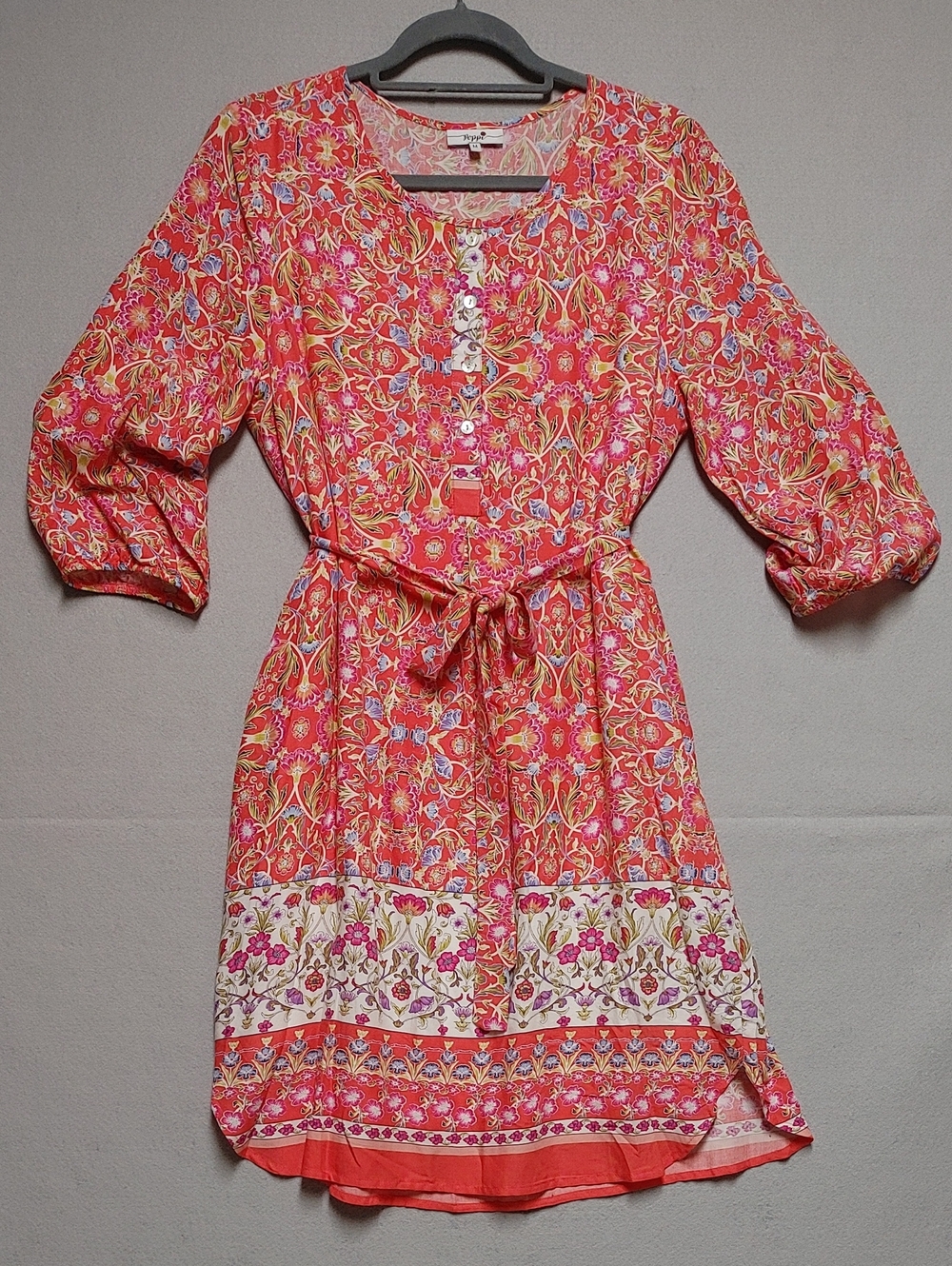 Poppi Coral Floral Dress Size M